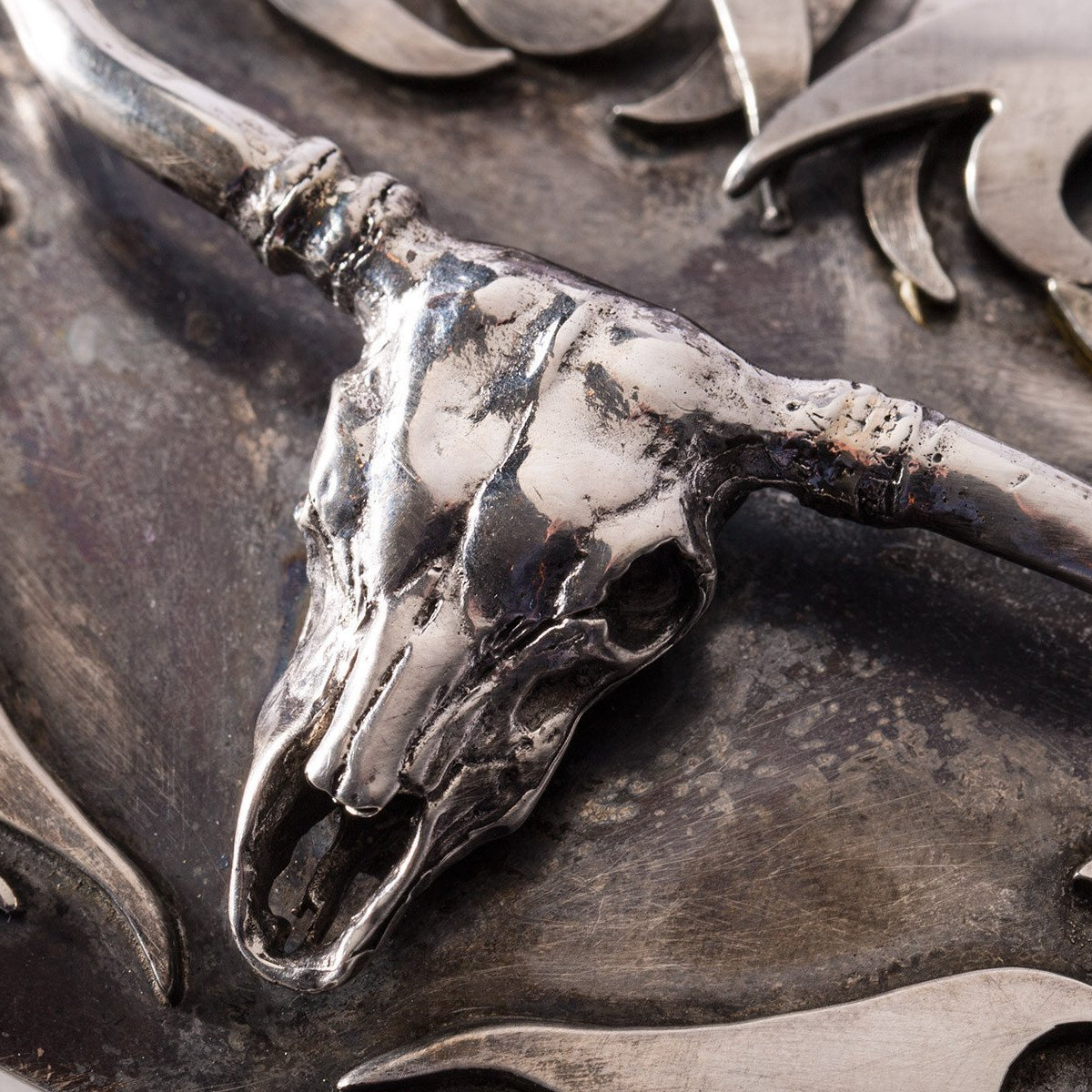 Outstanding Artisan Design Heavy Metal Longhorn Skull Belt Buckle Longhorn Buckle - Silver & 14k Rose Gold | Comstock Heritage  main image 2