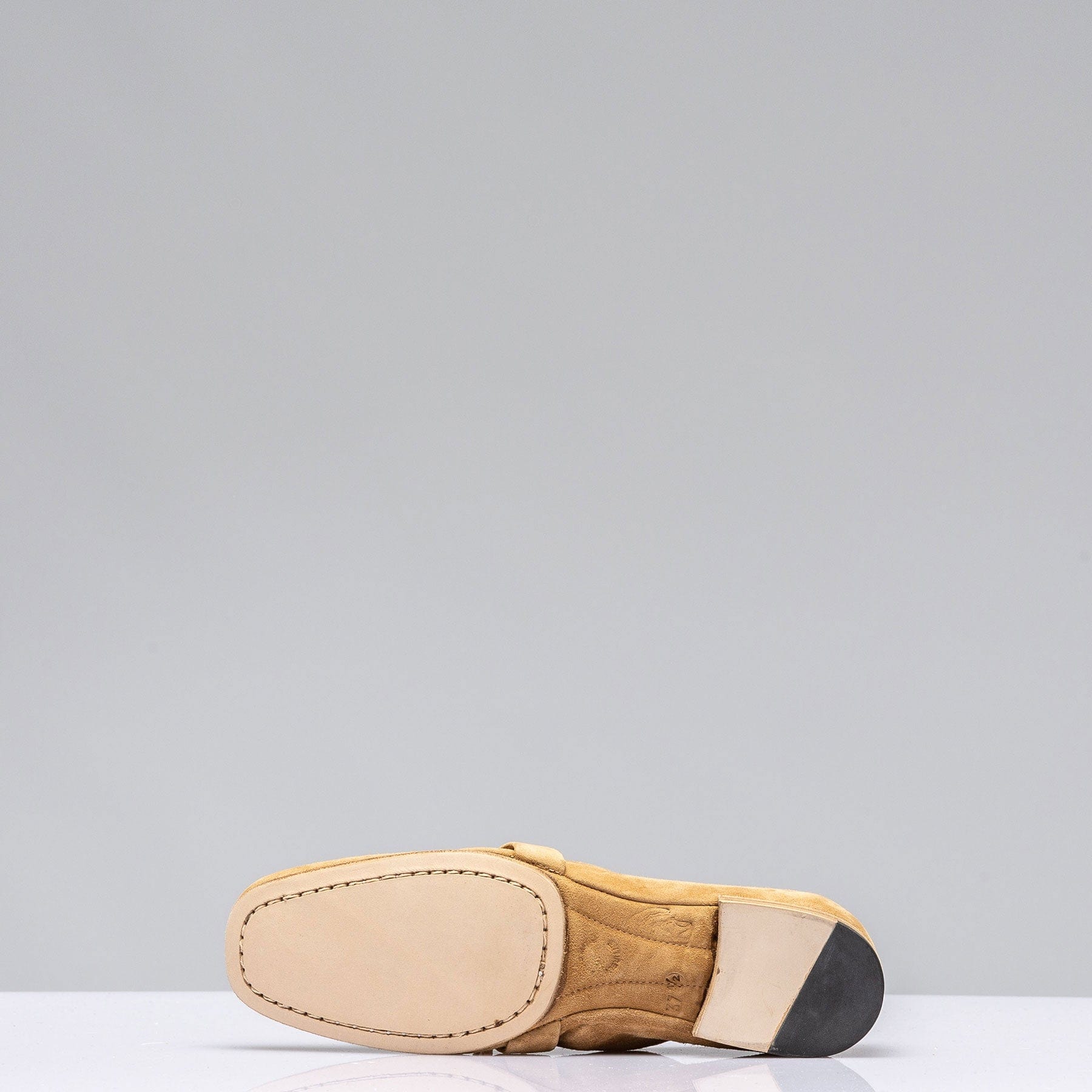 Tassel Flat In Tobacco - AXEL'S