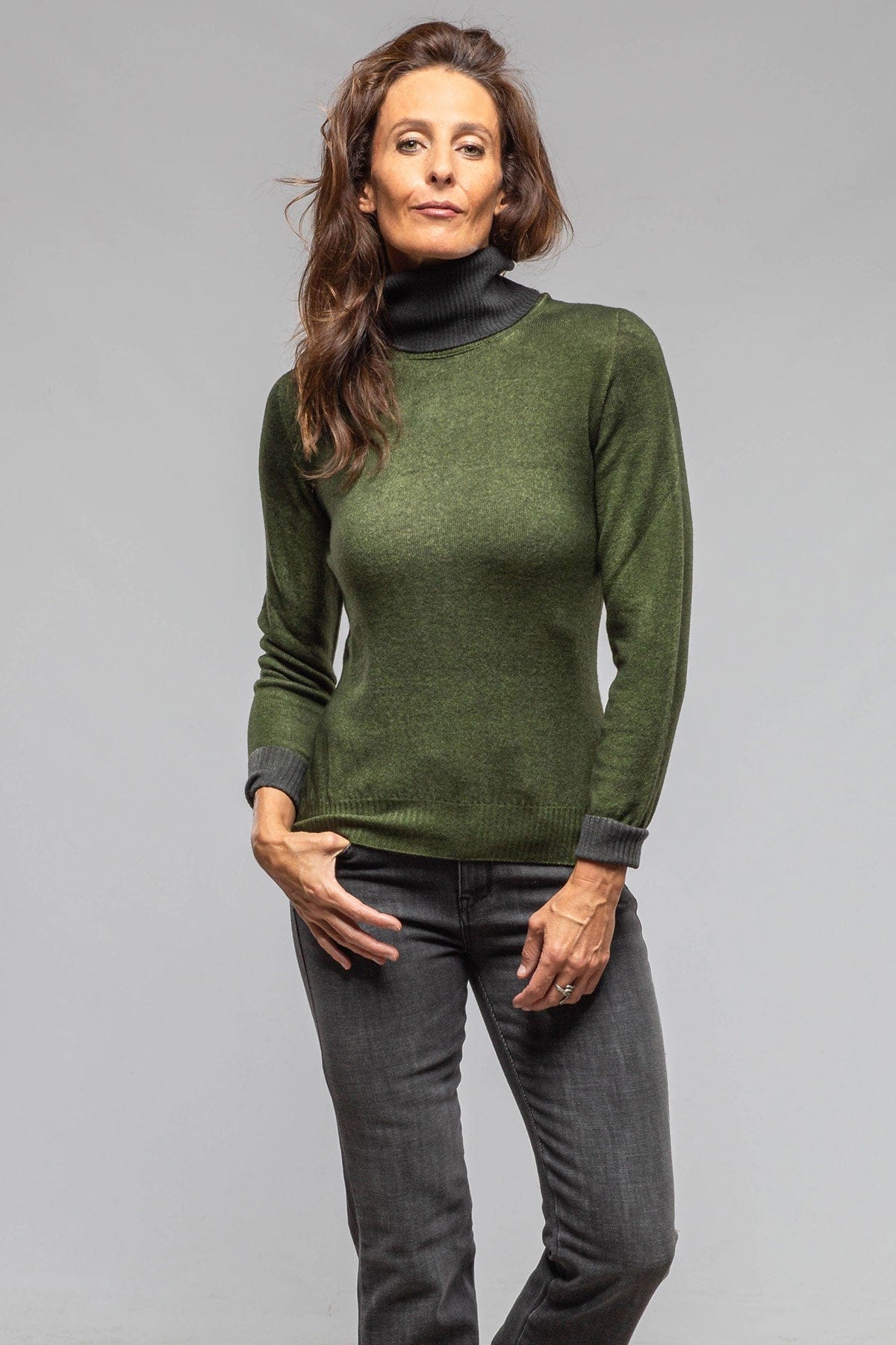 Avant Toi Elkie Reversible Sweater In Shrub Ladies - Sweaters