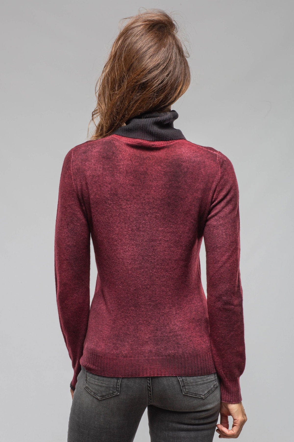 Avant Toi Elkie Reversible Sweater In Wine Ladies - Sweaters