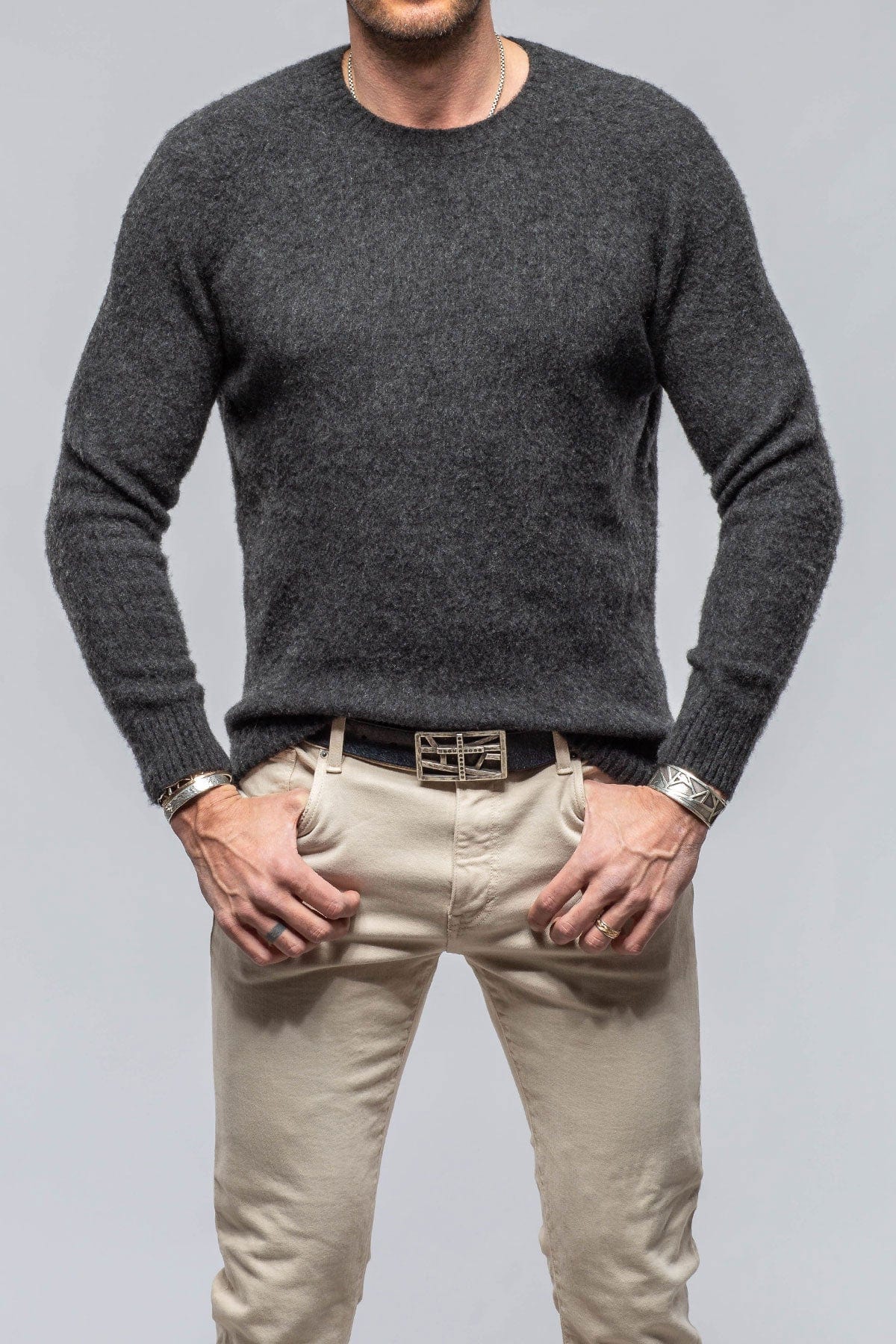 Henry Crew Neck Cashmere Sweater In Charcoal - AXEL'S