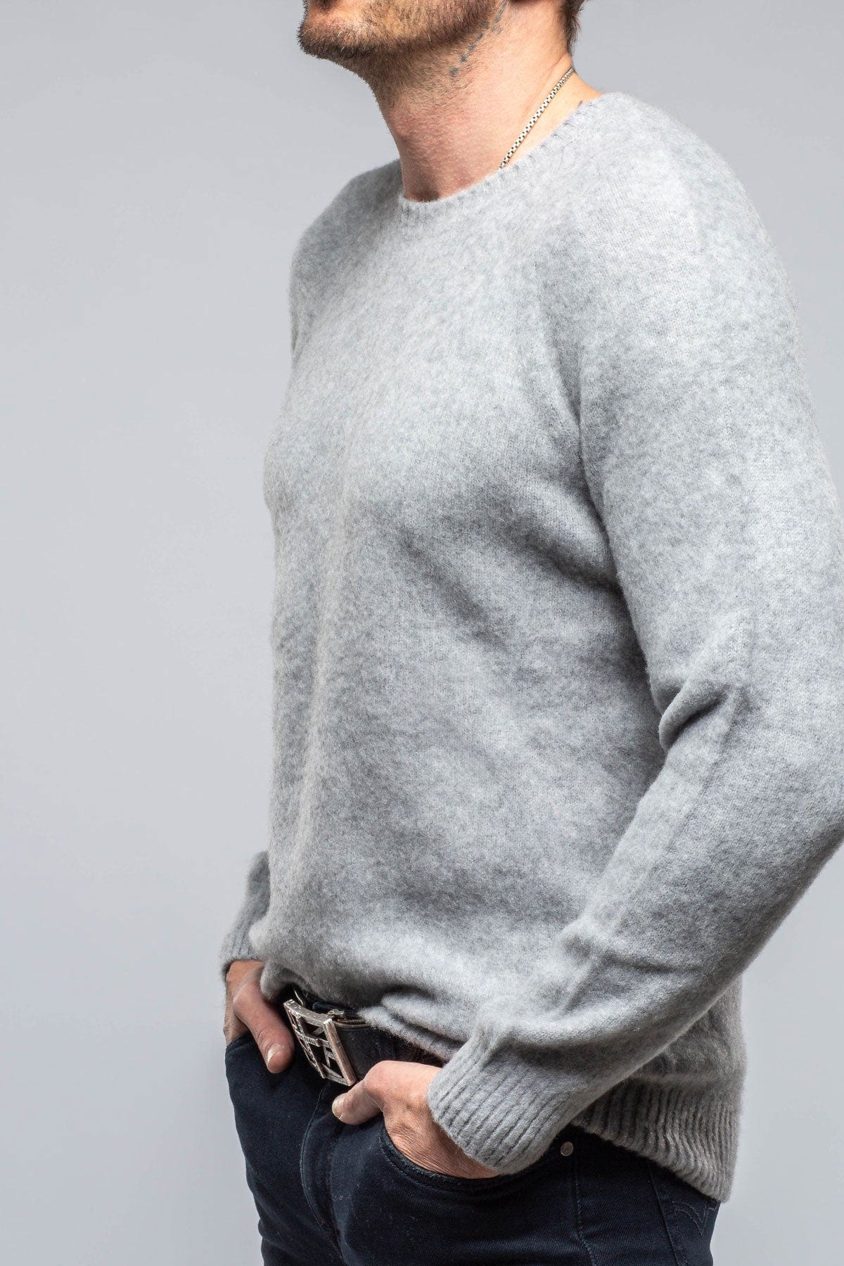 Henry Crew Neck Cashmere Sweater In Stone Grey - AXEL'S