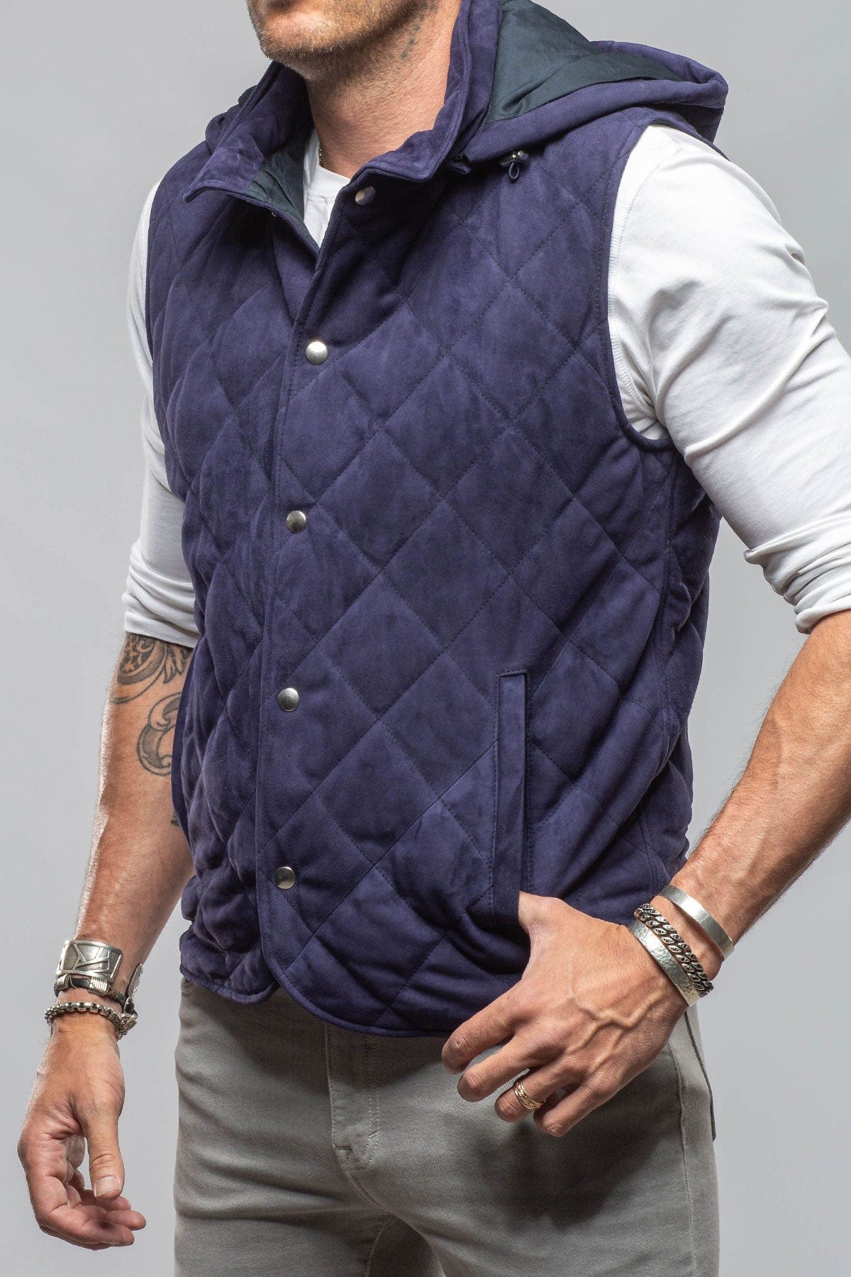 Diamond Hooded Vest In Navy - AXEL'S