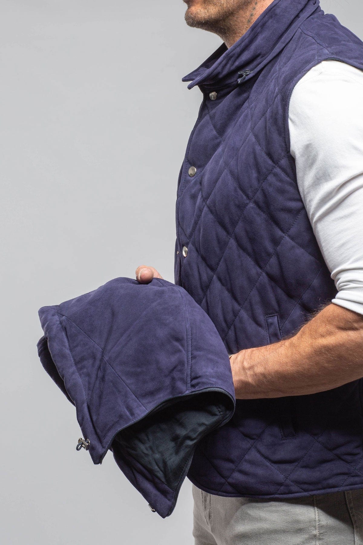 Diamond Hooded Vest In Navy - AXEL'S