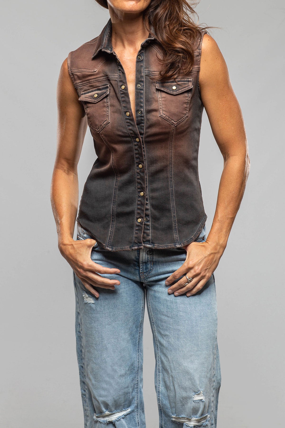 June Sleeveless Denim Snap Shirt In Desert Overdye - AXEL'S