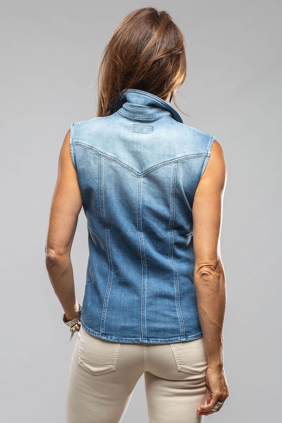 June Sleeveless Denim Snap Shirt In Light Blue Distressed - AXEL'S