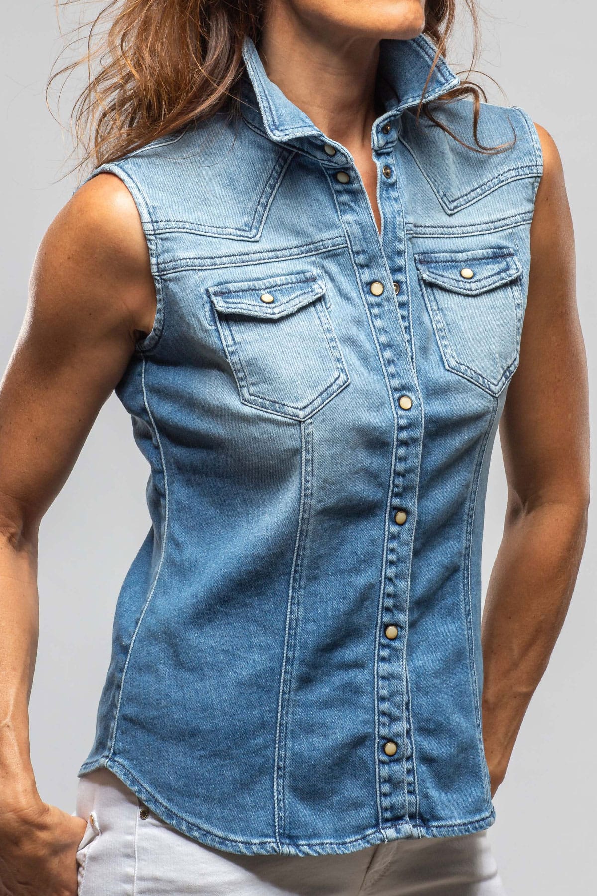 June Sleeveless Denim Snap Shirt In Light Blue Distressed - AXEL'S