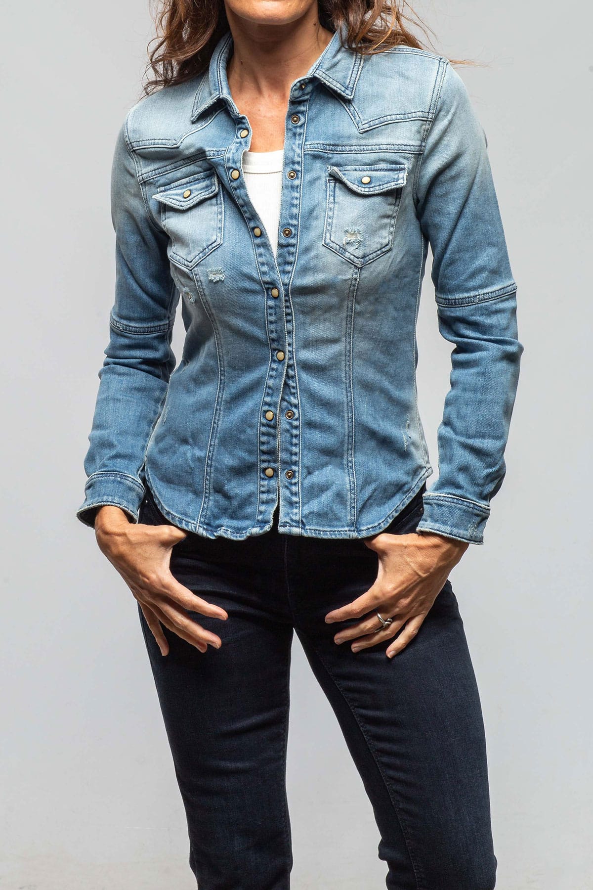 Maddi Fitted Snap Shirt In Distressed Light Wash - AXEL'S