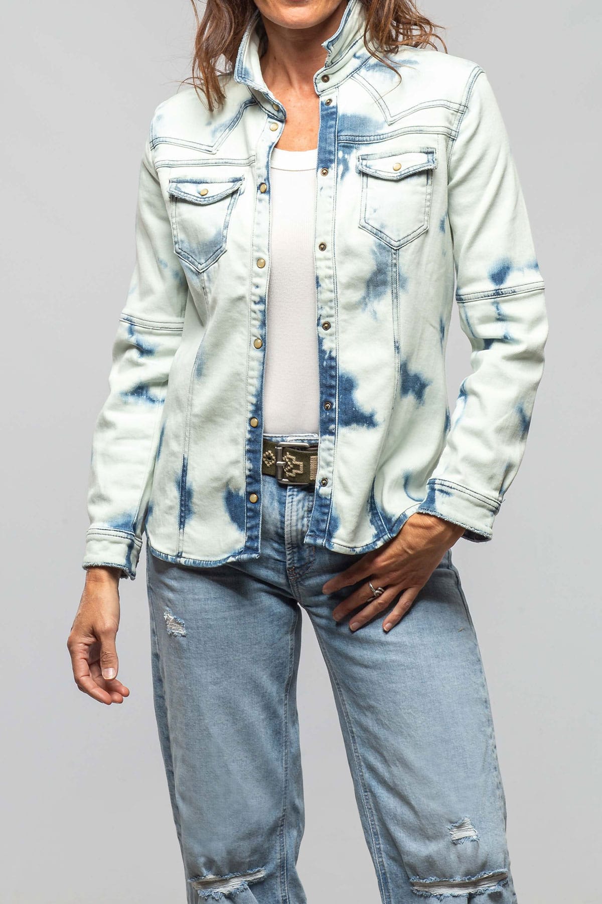 Maddi Fitted Western Snap Shirt In White Over Dye - AXEL'S