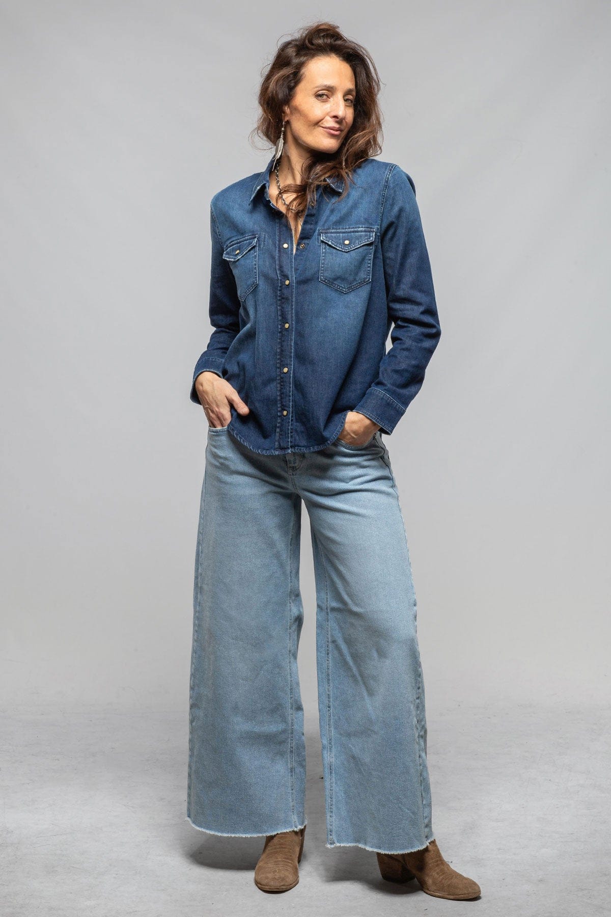 Axel's Premium Denim Ricky Western Chambray Shirt In Mid Dark Blue Ladies - Snap Shirts