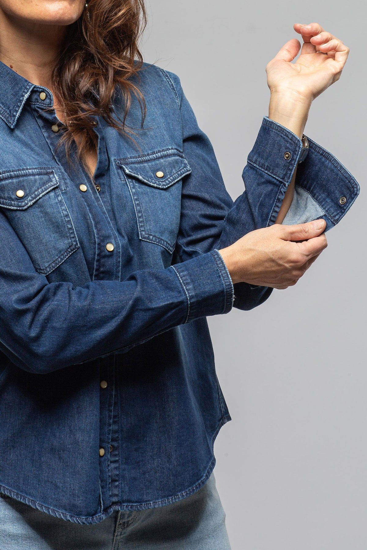 Axel's Premium Denim Ricky Western Chambray Shirt In Mid Dark Blue Ladies - Snap Shirts