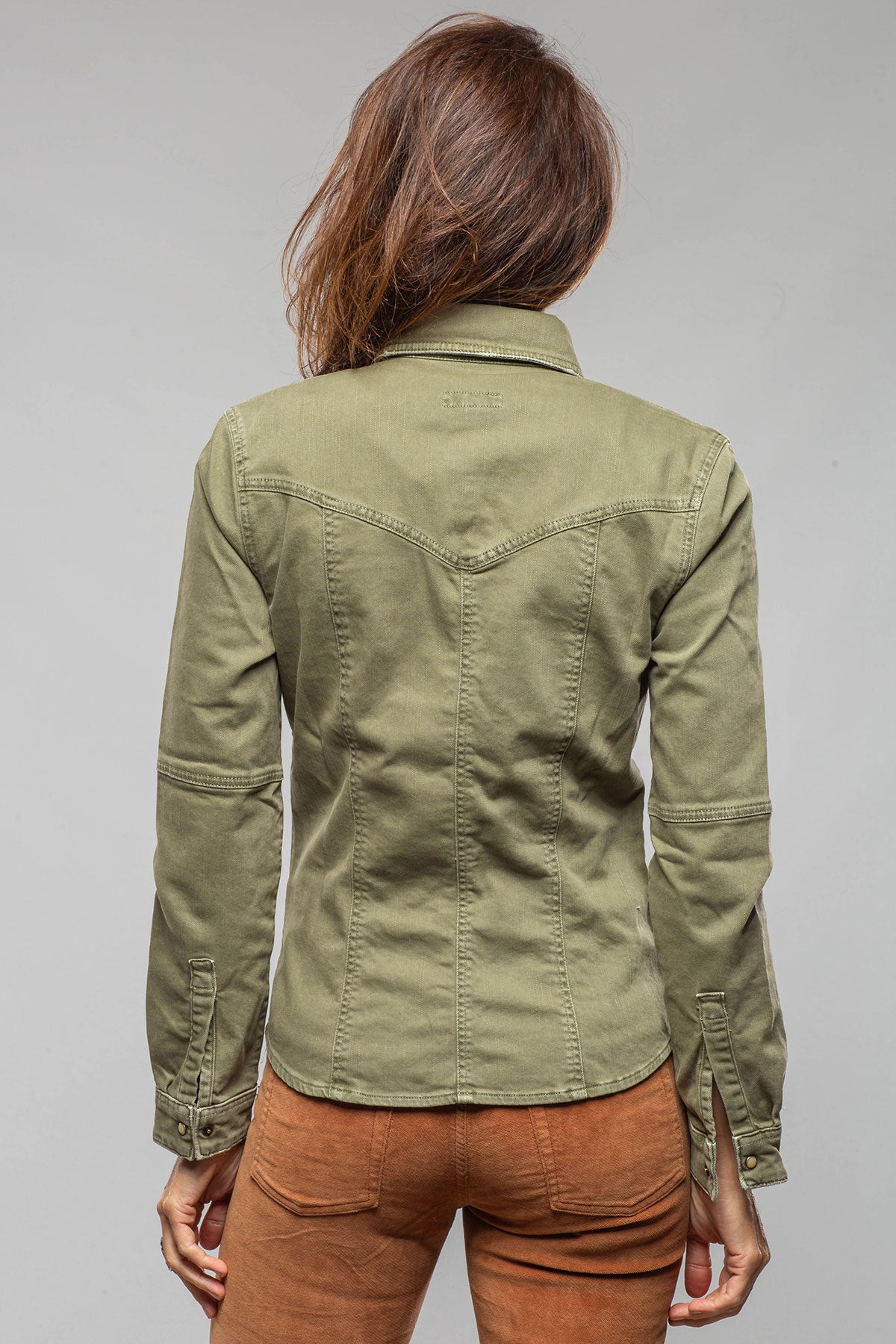 Sweetwater Denim Shirt In Iguana - AXEL'S