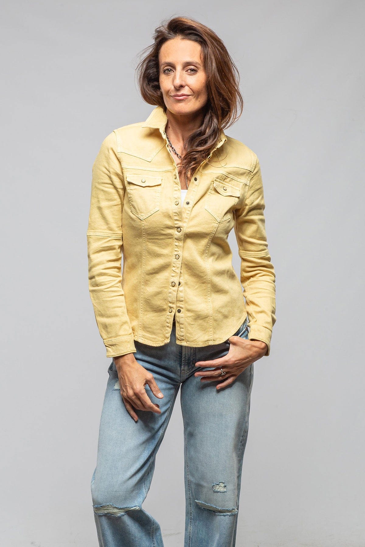 Axel's Premium Denim Yarmony Linen-Cotton Snap Shirt In Limone Ladies - Snap Shirts