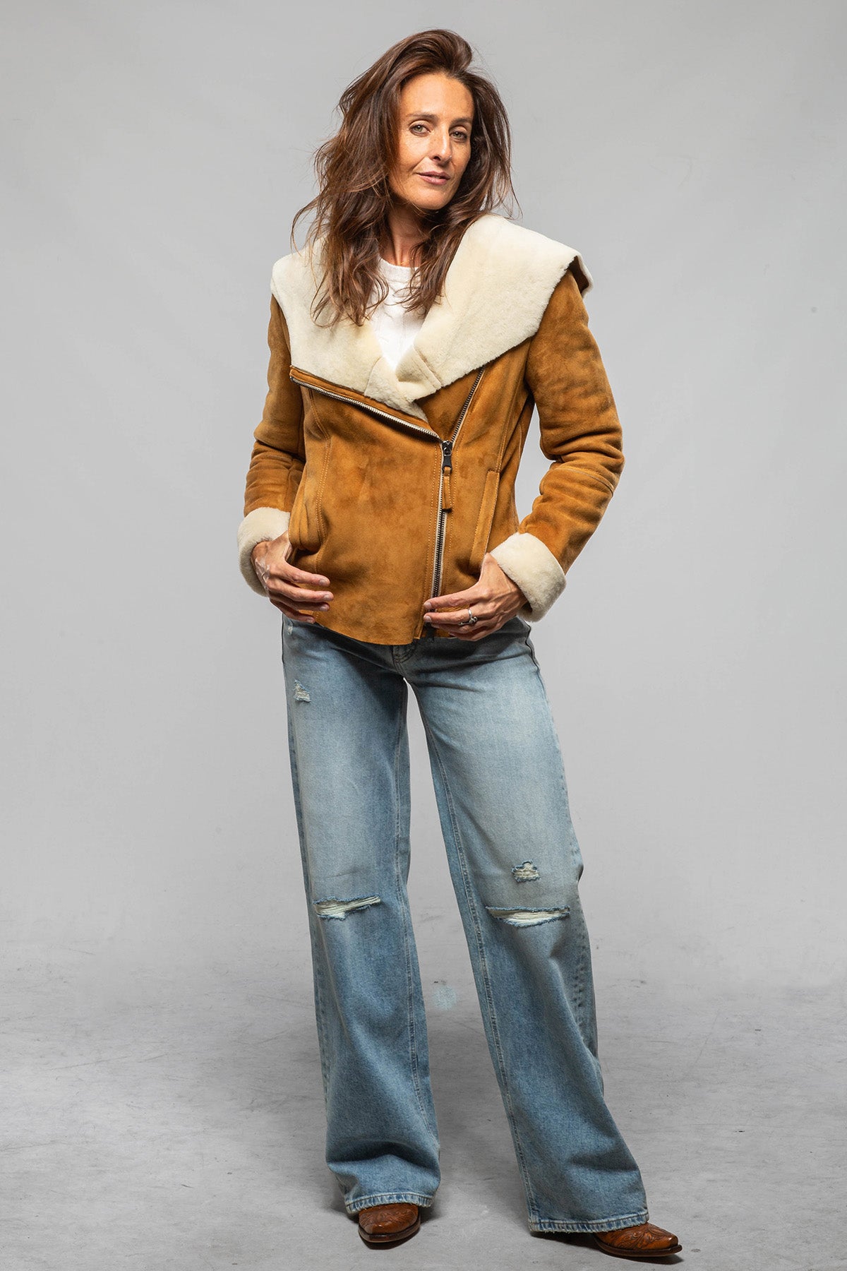 Lingon Short Side Zip Hooded Shearling In Cognac - AXEL'S