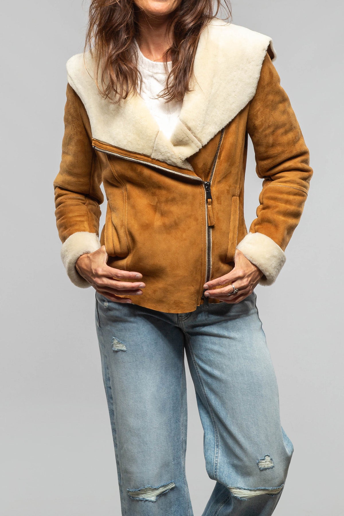 Lingon Short Side Zip Hooded Shearling In Cognac - AXEL'S