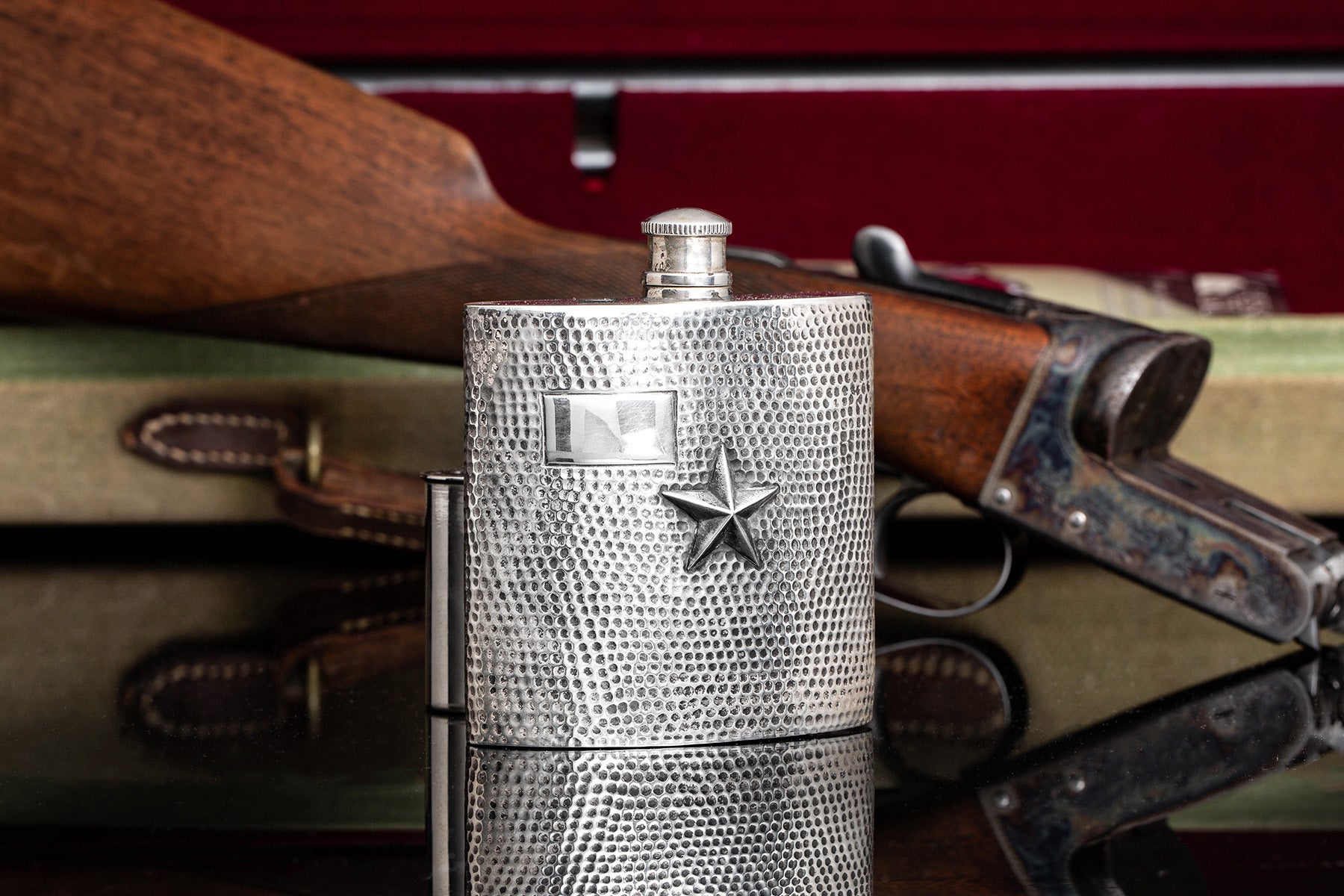 Hammered Hip Flask W/Star - AXEL'S