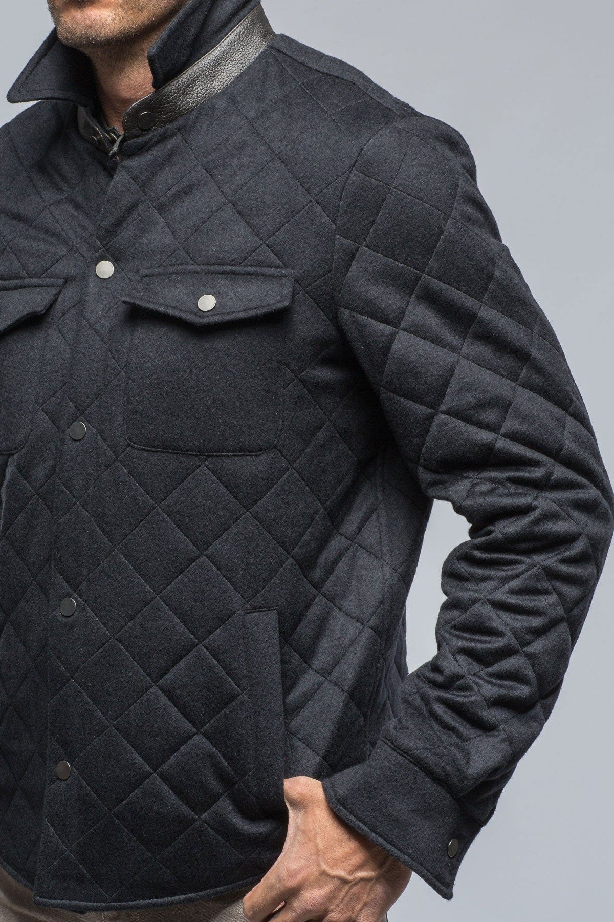 Cilindro Cashmere Quilted In Navy - AXEL'S