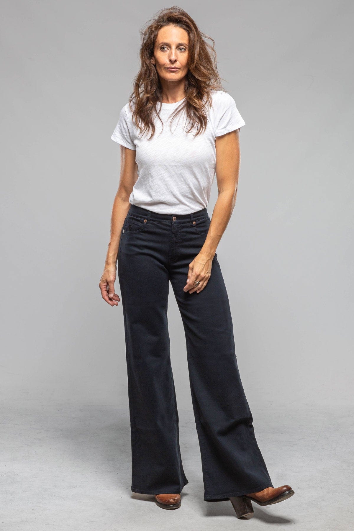 European Culture Collins Relaxed Leg Jean In Navy Ladies - Pants - Jeans