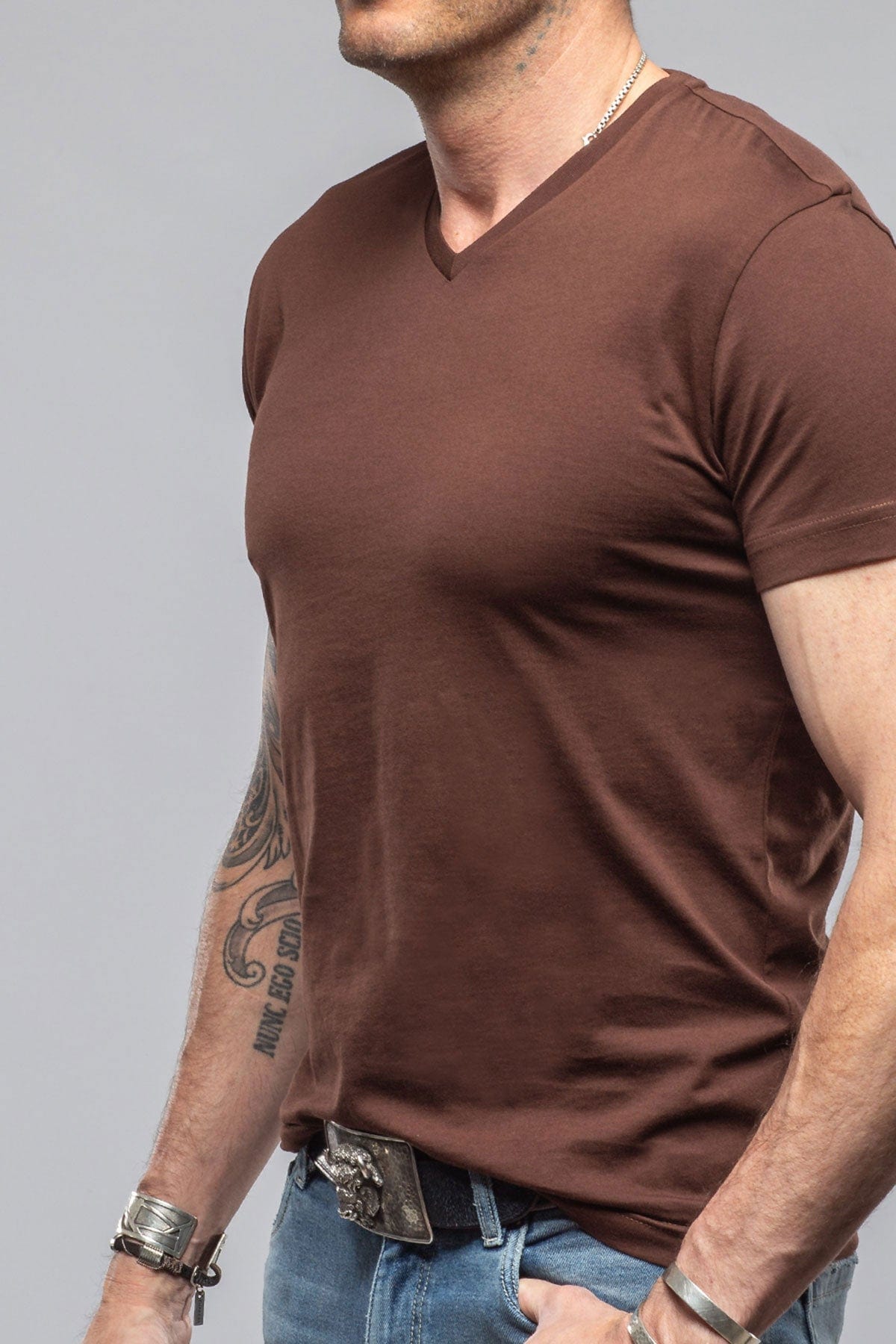 Siena Cotton V Neck In Chocolate - AXEL'S