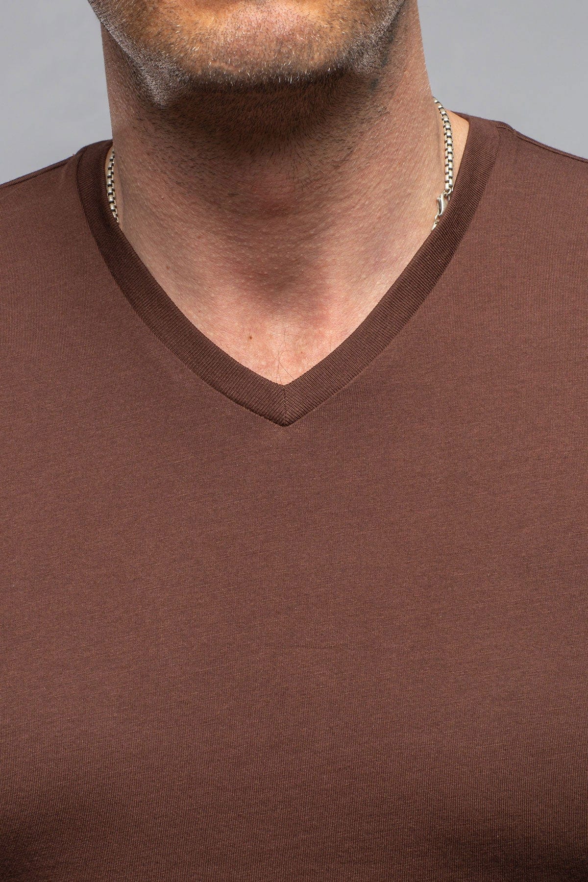 Siena Cotton V Neck In Chocolate - AXEL'S