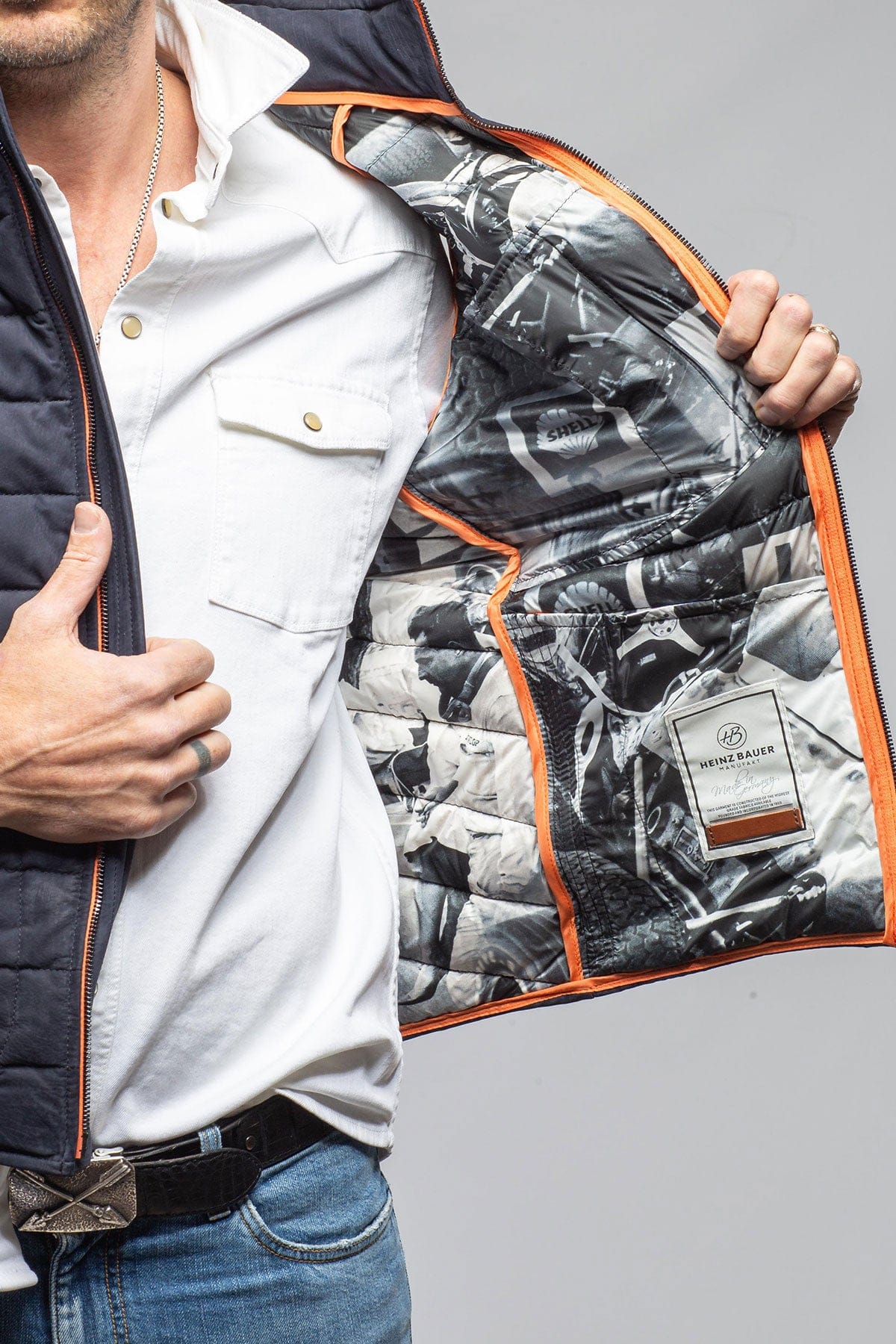 Saxan II Nubuck Vest In Navy - AXEL'S