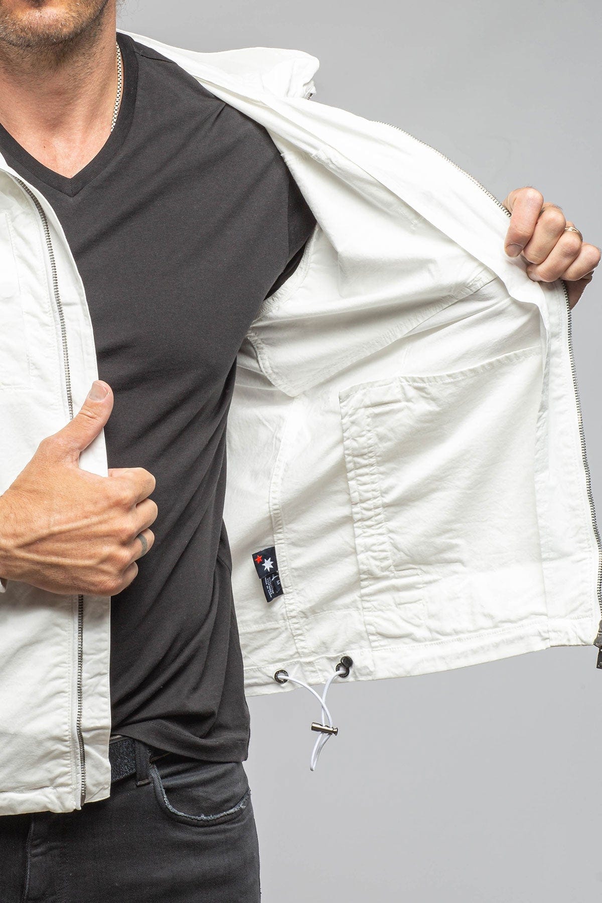 Tavalu Utility Jacket In White - AXEL'S