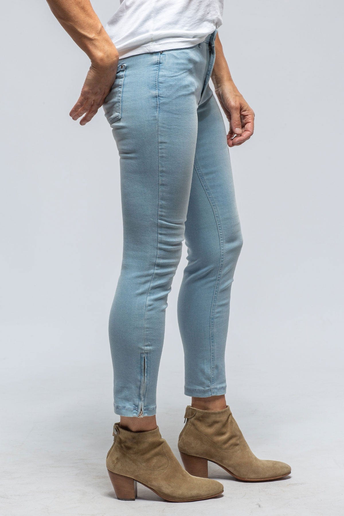 Mac Jeans MAC Dream Chic in Summer Blue Wash | Axel's of Vail