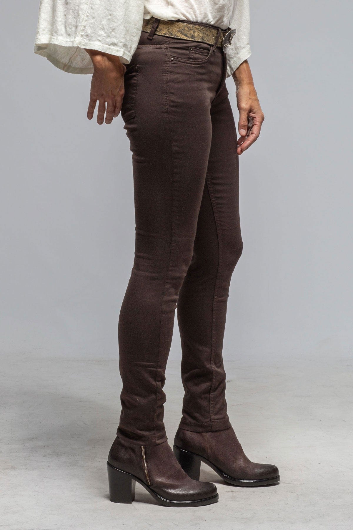 MAC Dream Skinny In Chocolate Brown - AXEL'S