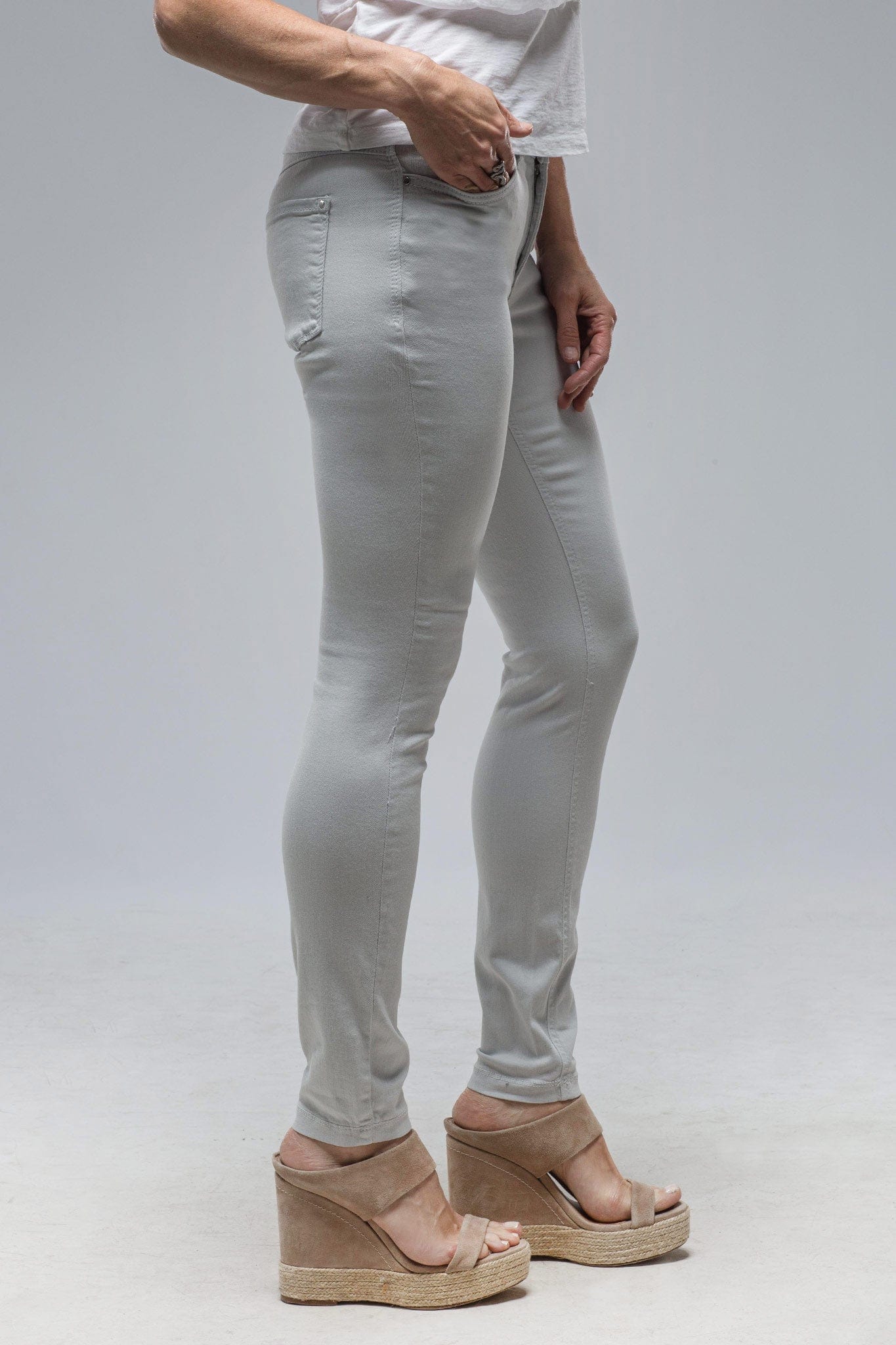 enkemand tåbelig Margaret Mitchell Mac Jeans MAC Dream Skinny In Light Blue Grey | Axel's of Vail