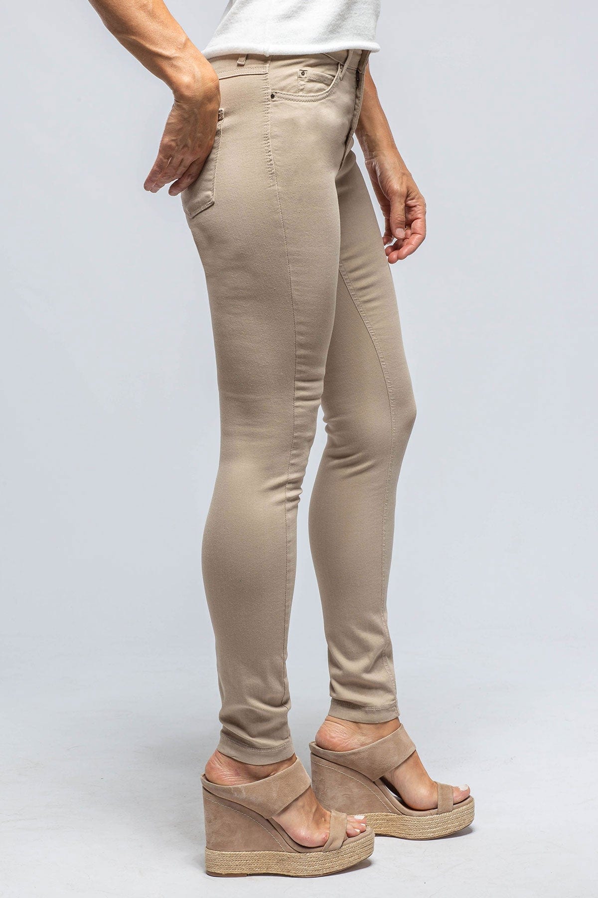 MAC Dream Skinny in Sand - AXEL'S
