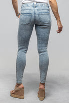 MAC Dream Skinny Pearl In Light Blue Edgy Wash - AXEL'S
