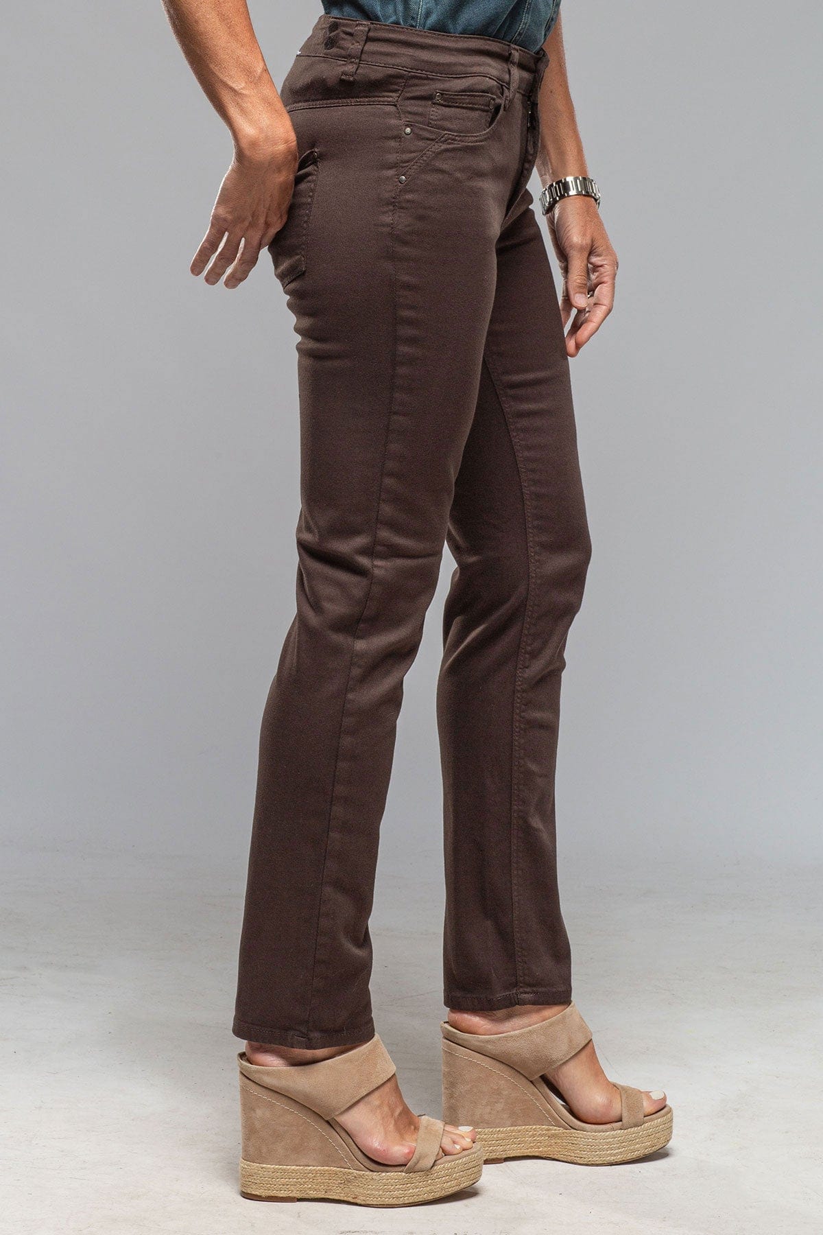 MAC Dream Straight Authentic In Chocolate Brown - AXEL'S