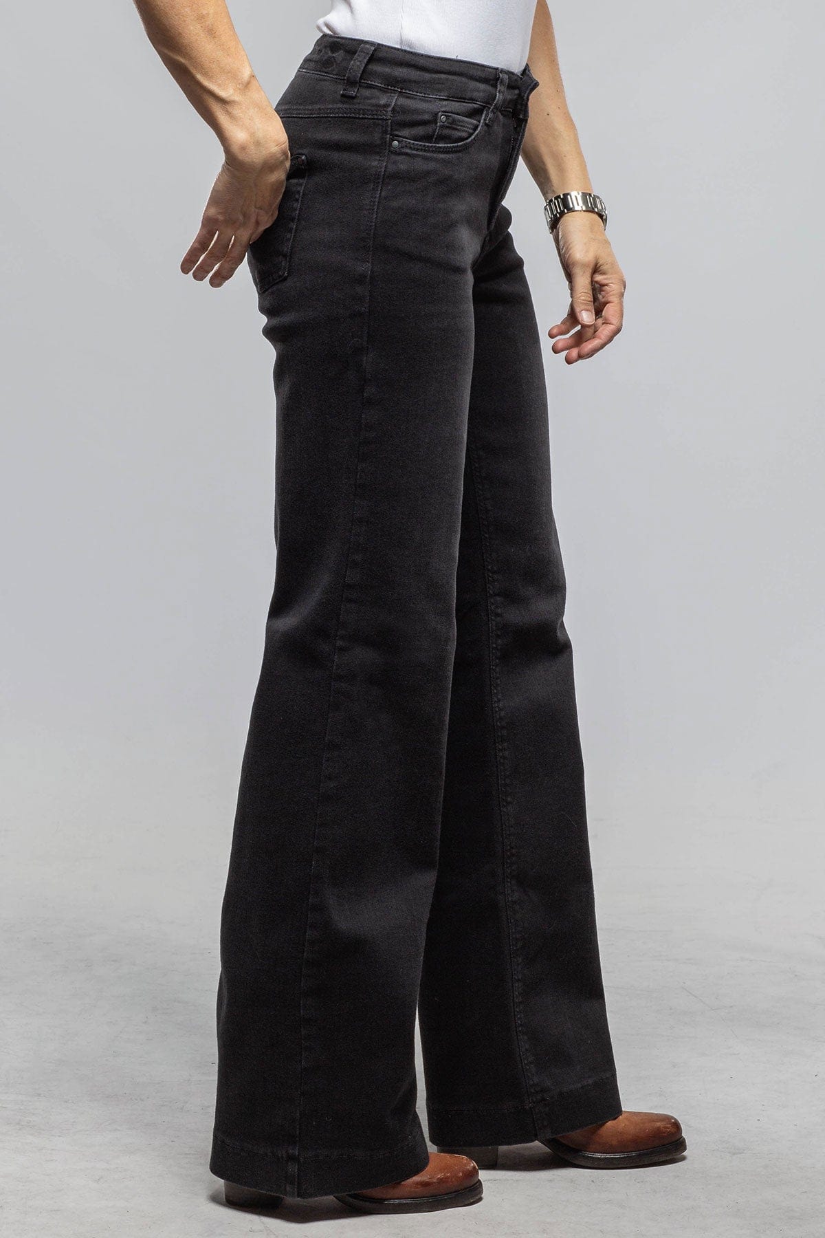 MAC Dream Wide Authentic In Commercial Black - AXEL'S