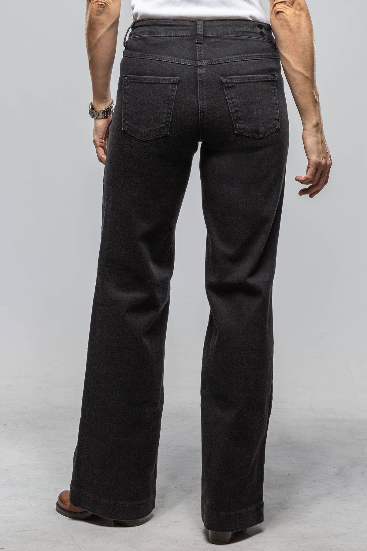 MAC Dream Wide Authentic In Commercial Black - AXEL'S