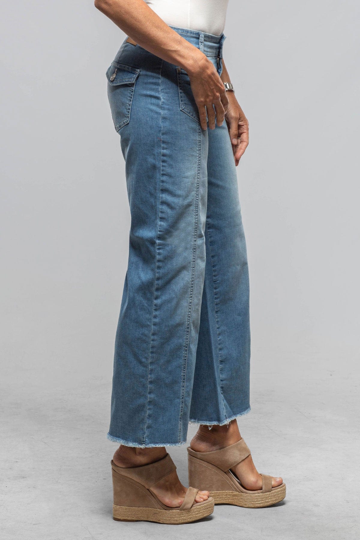 MAC Jamie Cropped Lightweight Denim In Blue High-Low Wash - AXEL'S