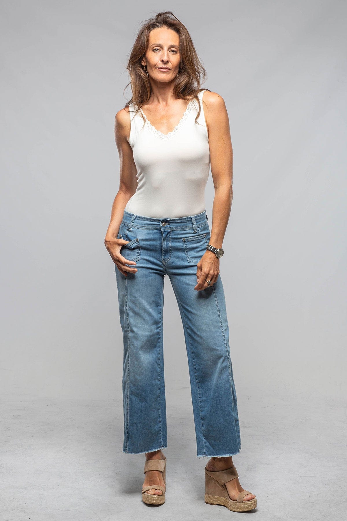 MAC Jamie Cropped Lightweight Denim In Blue High-Low Wash - AXEL'S