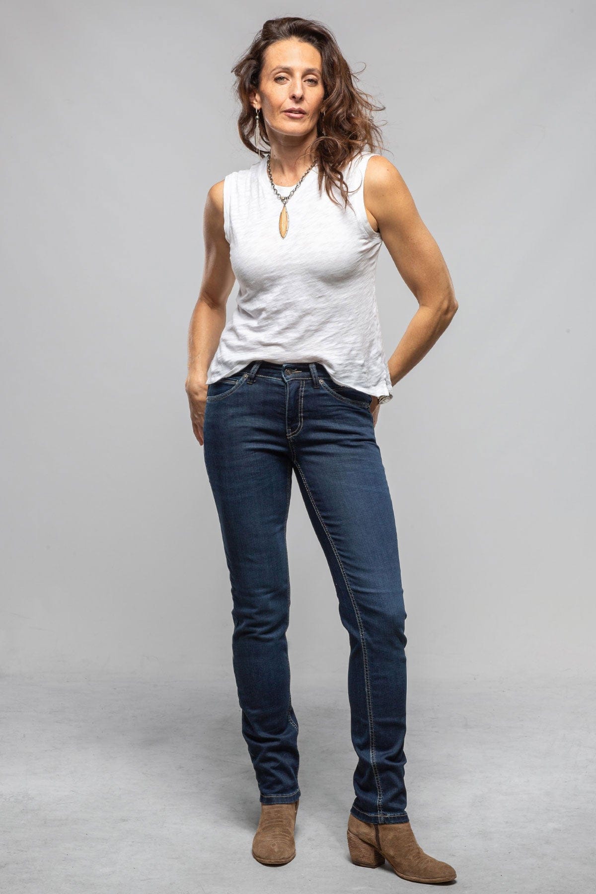 Mac Jeans MAC Melanie Perfect Fit Forever Denim In New Basic Wash Ladies - Pants - Jeans