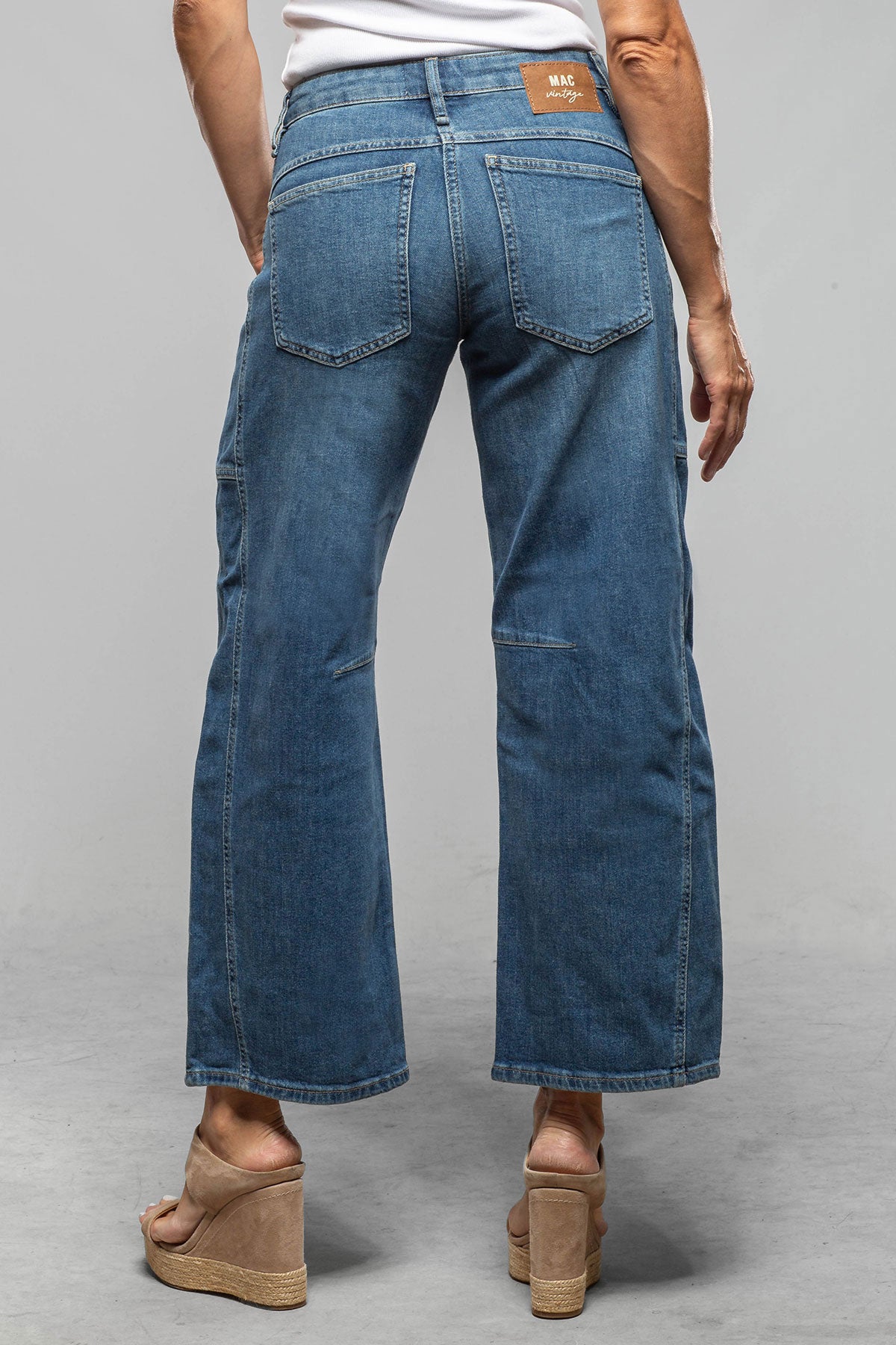 MAC Ohio Barrel In Mid Blue Used Wash - AXEL'S