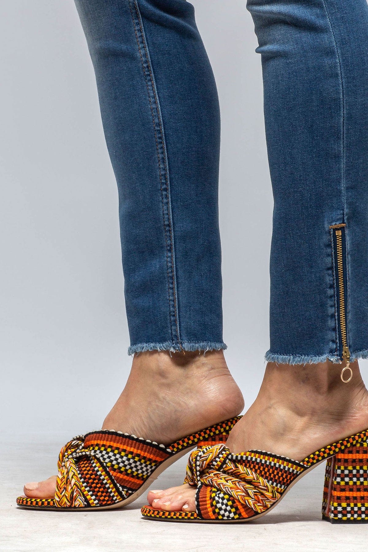 MAC Rich Slim Chic In Authentic Indigo - AXEL'S