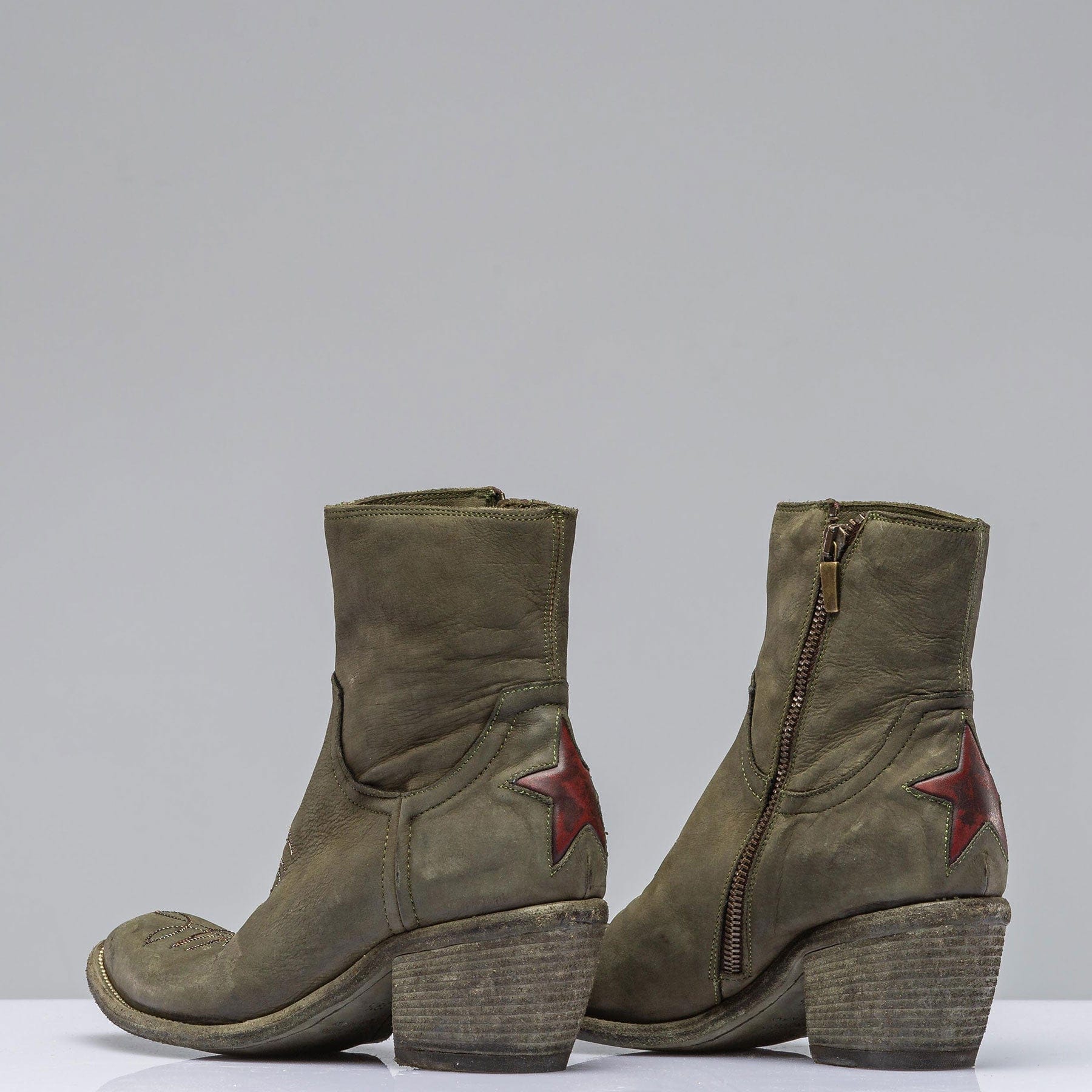 Agave Moss Boot W/ Burgundy Heel Star - AXEL'S
