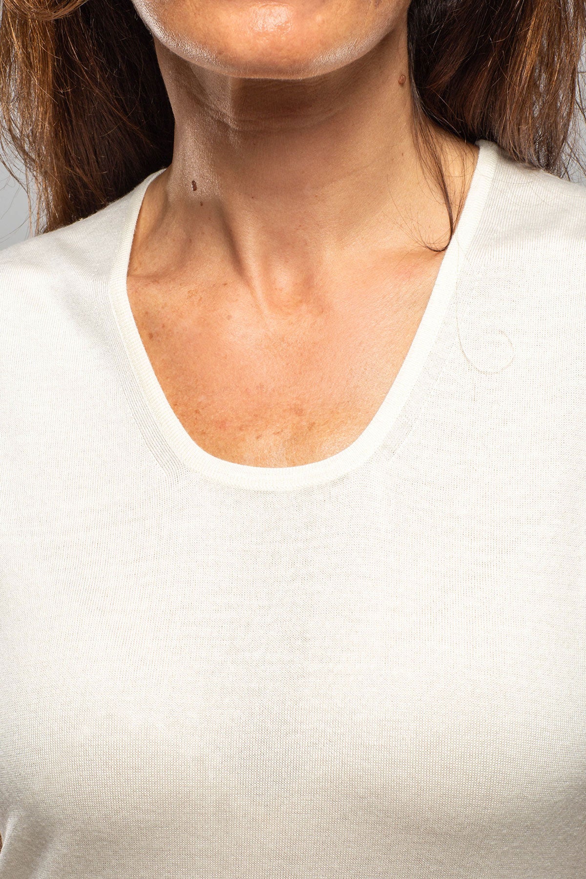 Carrie Sleeveless Silk Cashmere Top In Ivory - AXEL'S
