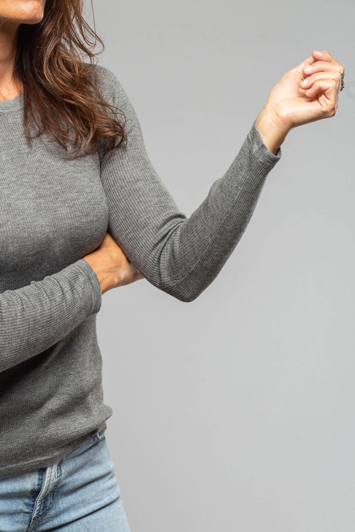 Patsy Cashmere Silk Crew Neck Top In Charcoal - AXEL'S