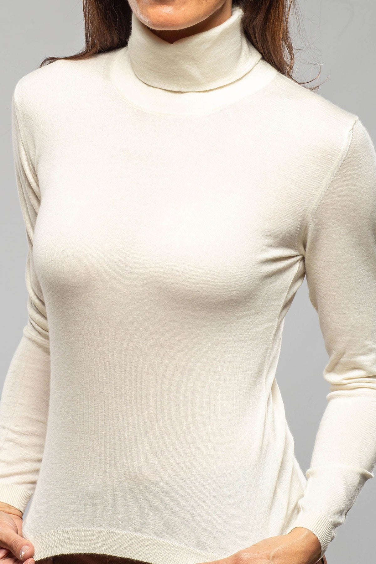 Rocio Cashmere Silk Turtleneck Top - AXEL'S