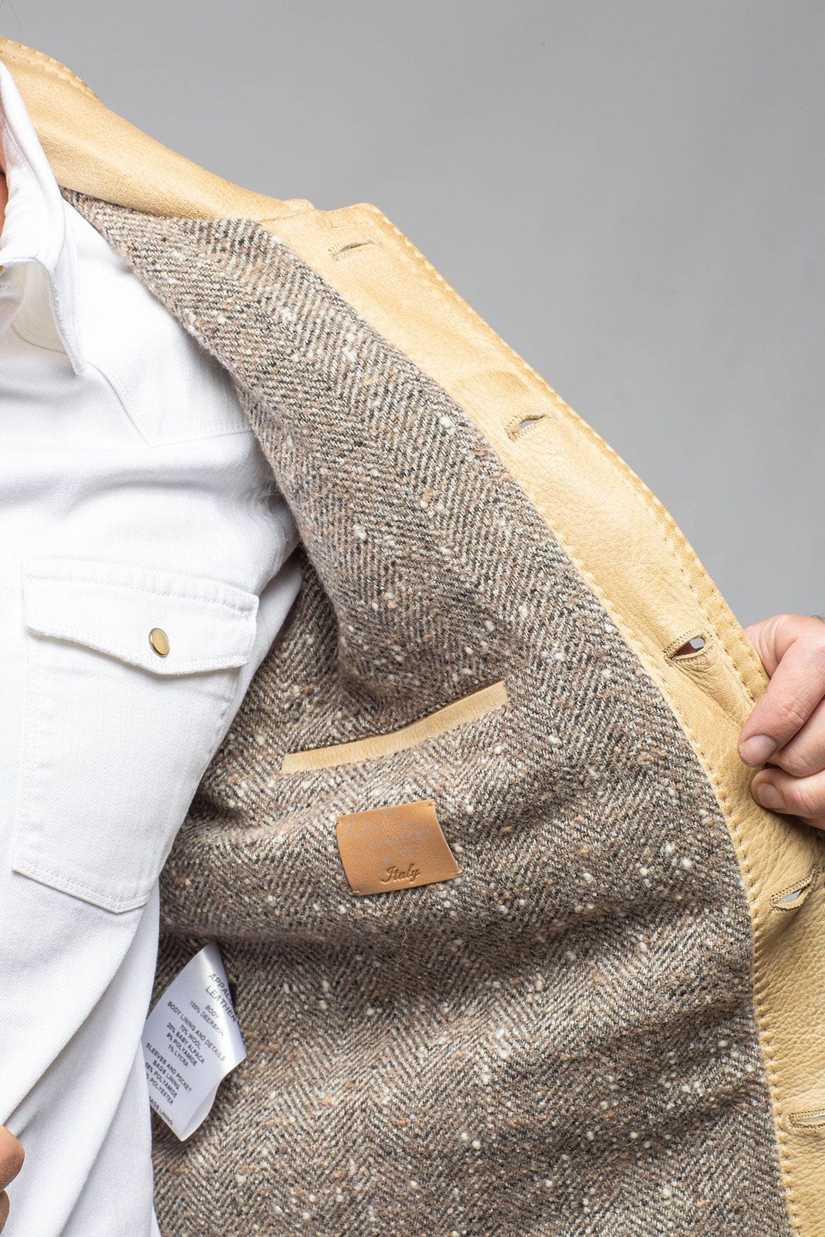 Jeddah Corniche Jean Jacket In Palomino - AXEL'S