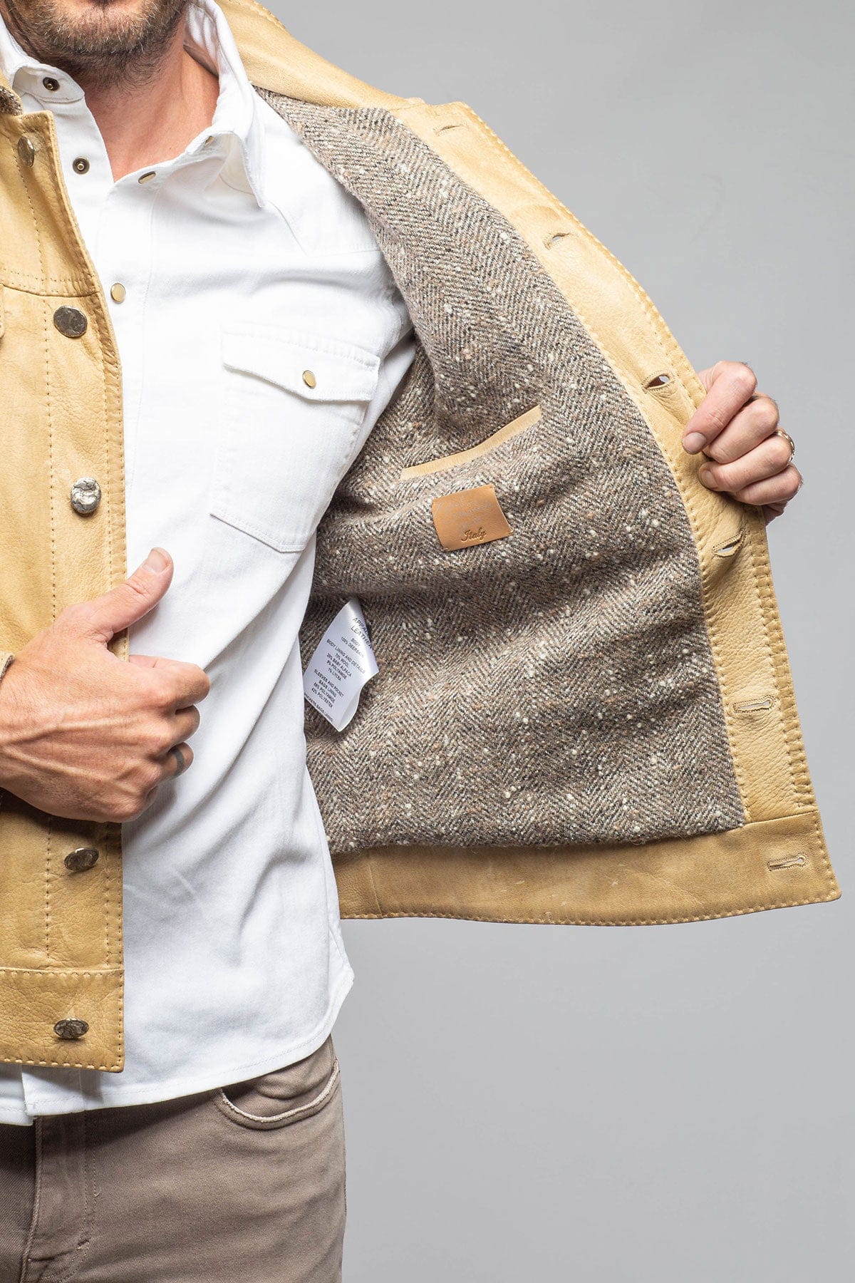 Jeddah Corniche Jean Jacket In Palomino - AXEL'S