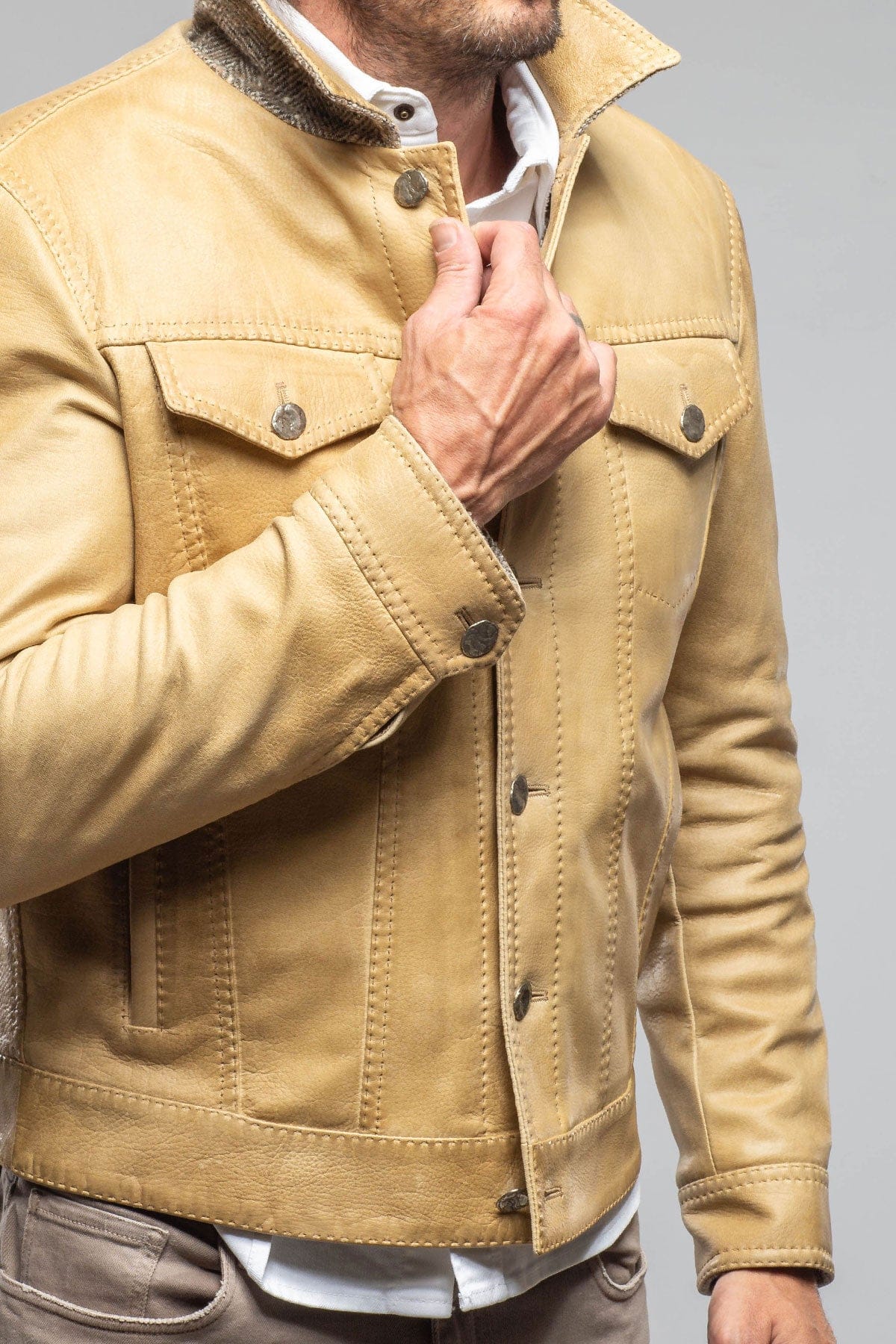 Jeddah Corniche Jean Jacket In Palomino - AXEL'S