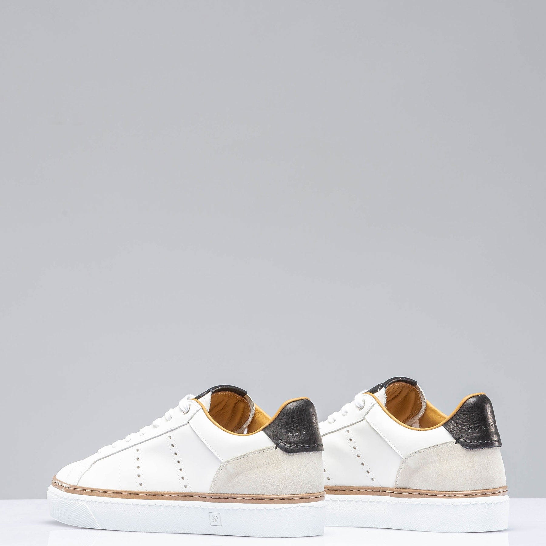 The Mustang II Shoe In White/ Black - AXEL'S