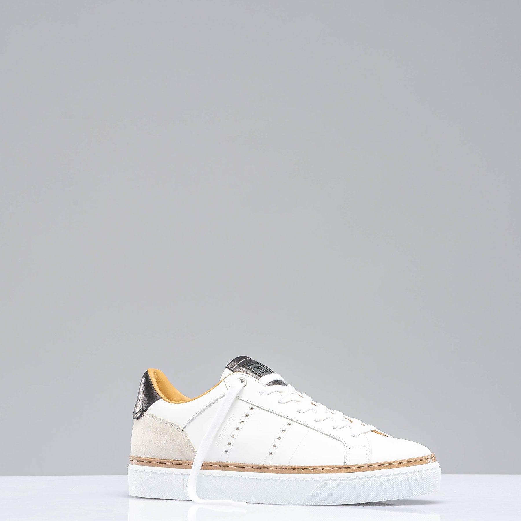 The Mustang II Shoe In White/ Black - AXEL'S