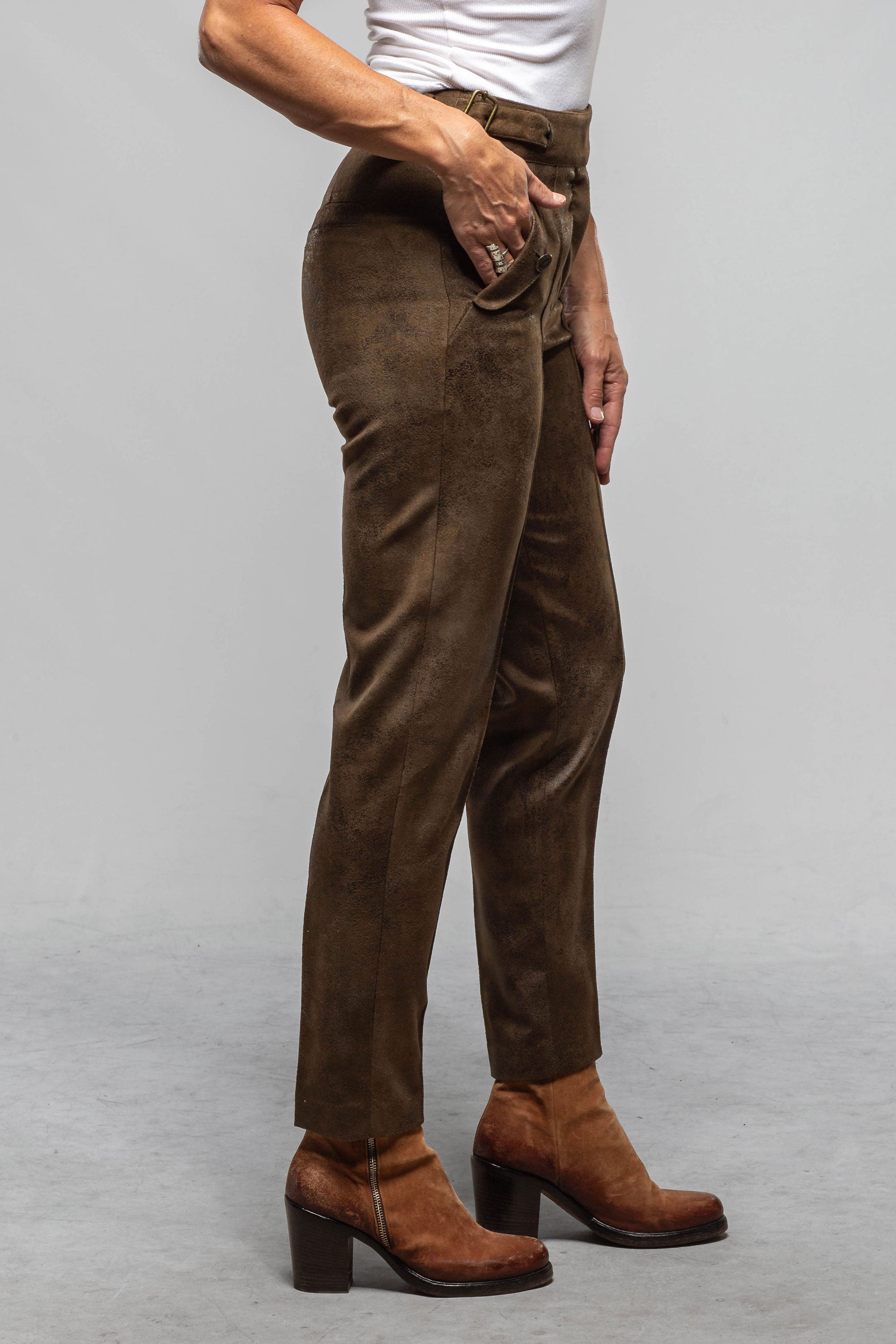 T.ba Mari Pants In Vegan Leather Ladies - Pants - Leather