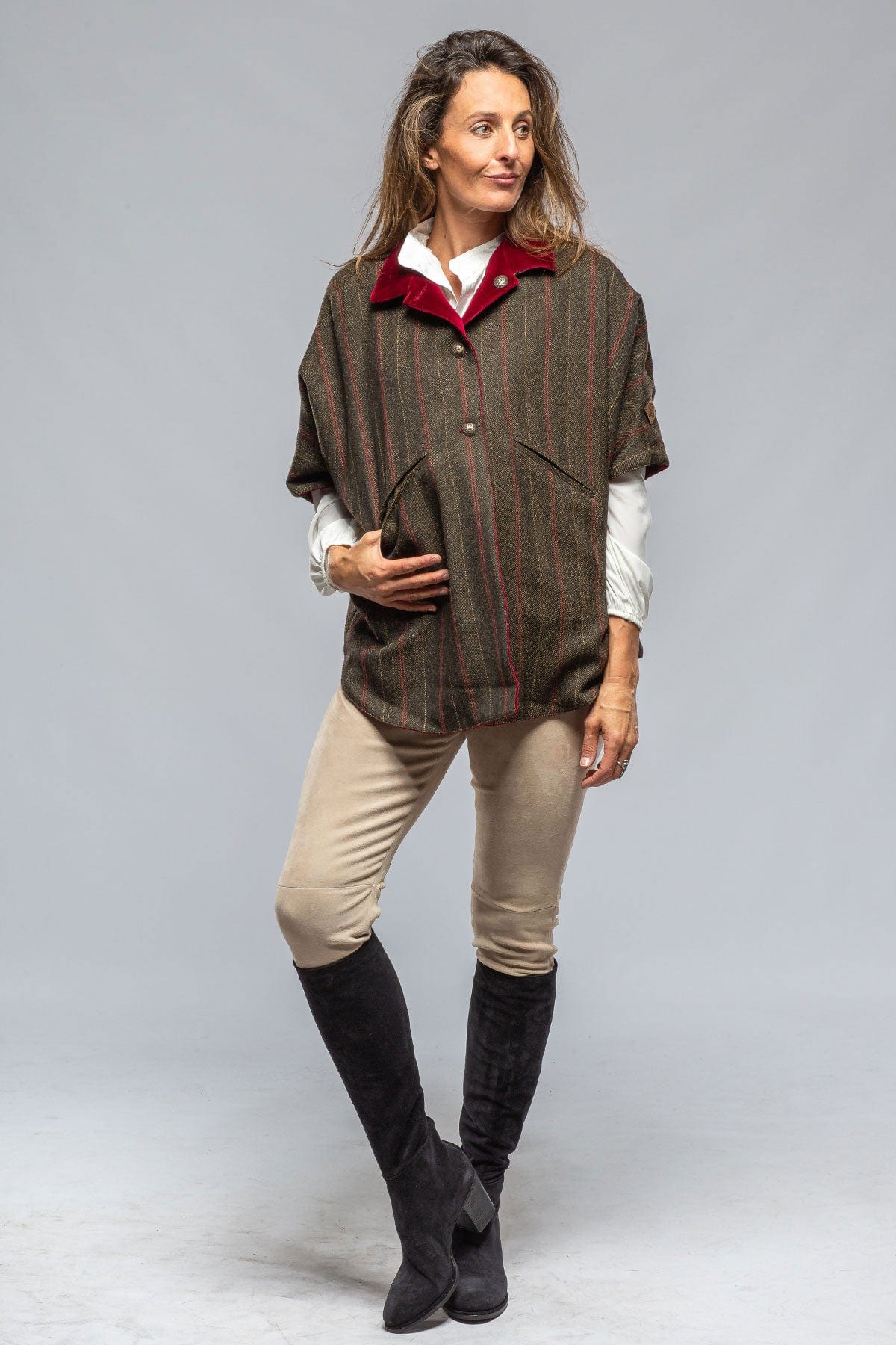 Ordesa Reversible Tweed/Velvet Cape In Wine - AXEL'S